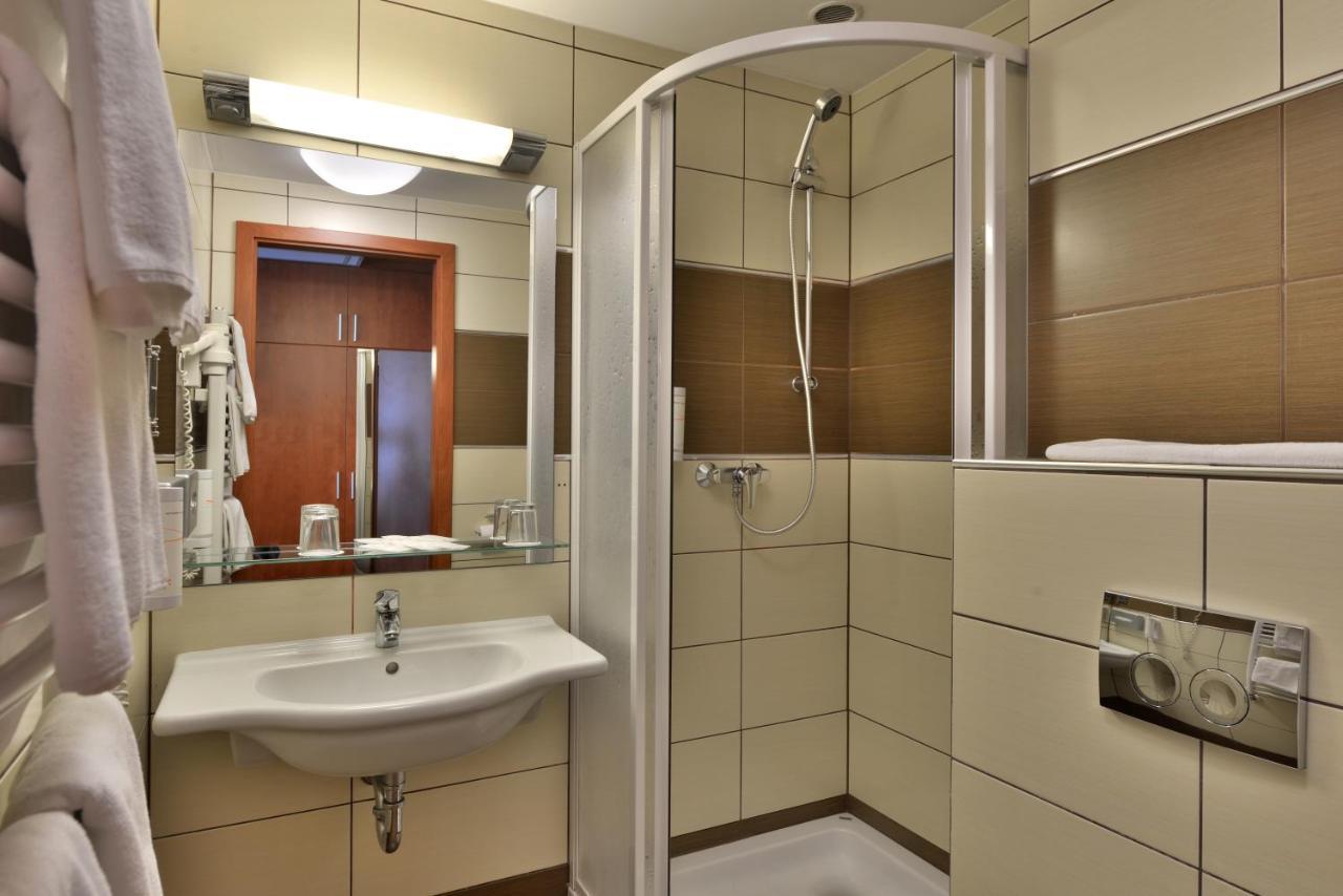 Superior Double or Twin Room,1079253535:JPEG