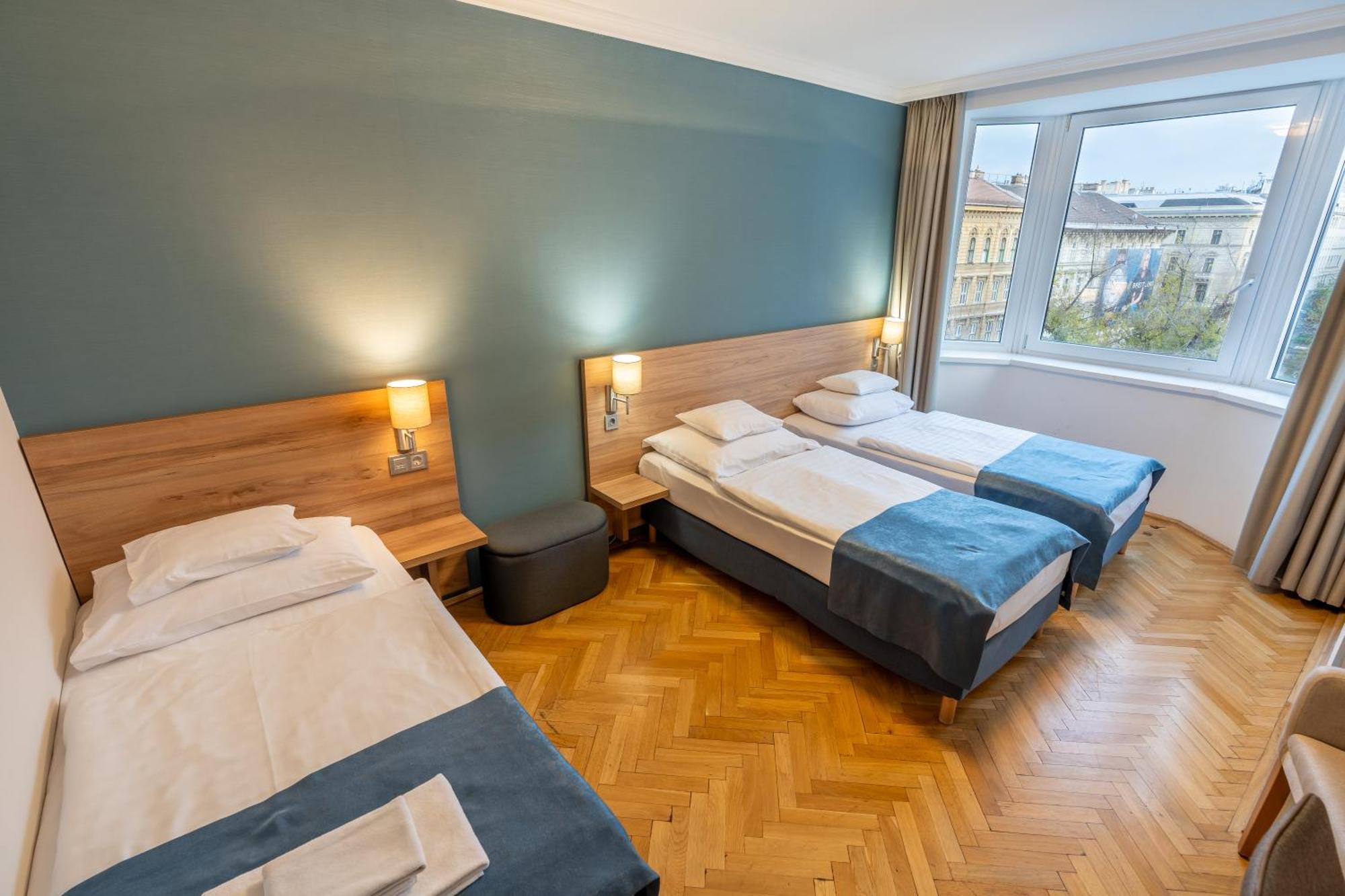 Comfort Triple Room