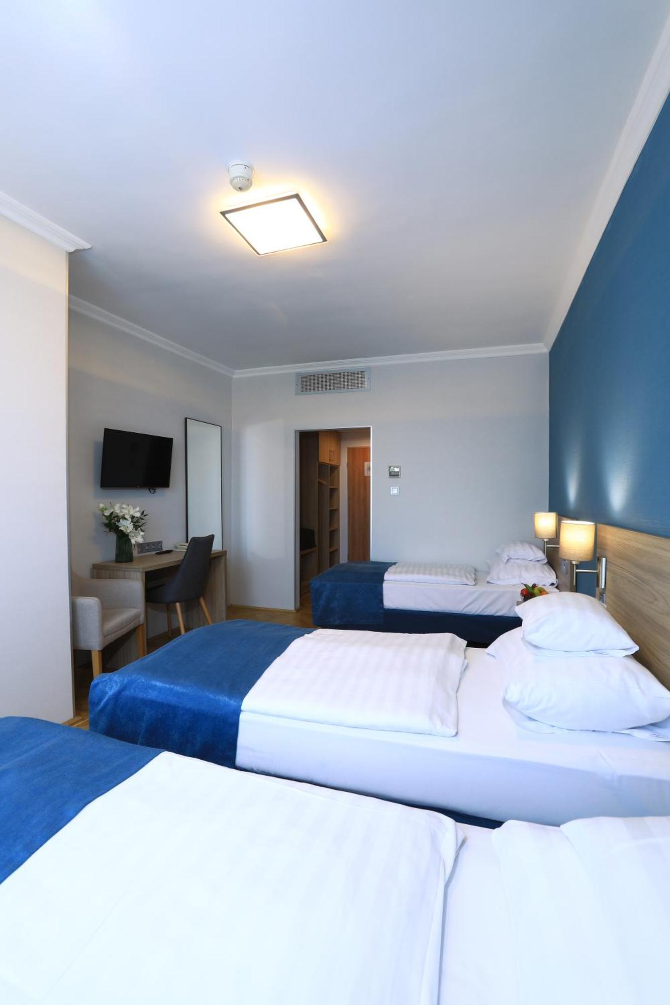 Comfort Triple Room