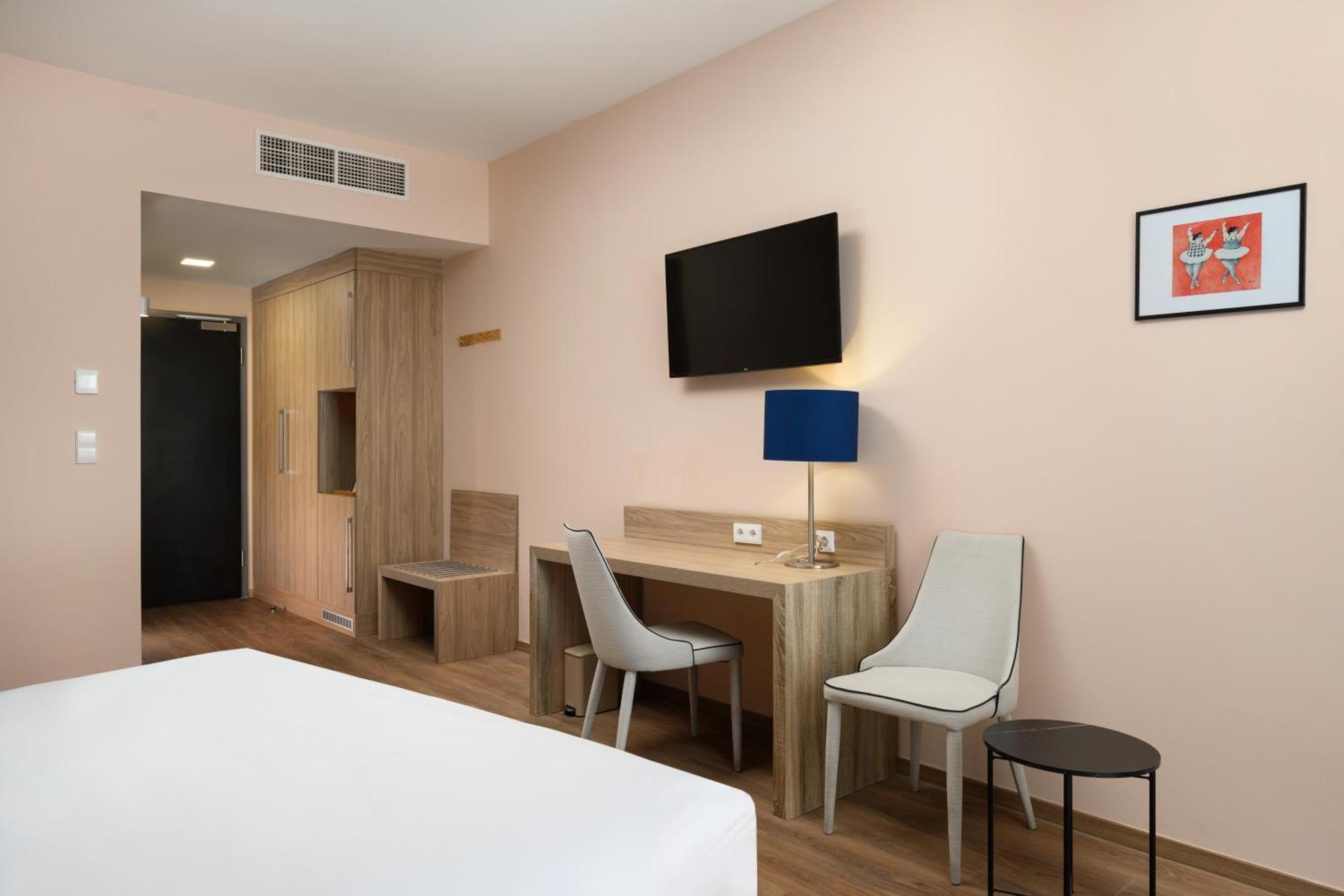 Quarto Deluxe com Cama de Casal ou 2 de Solteiro