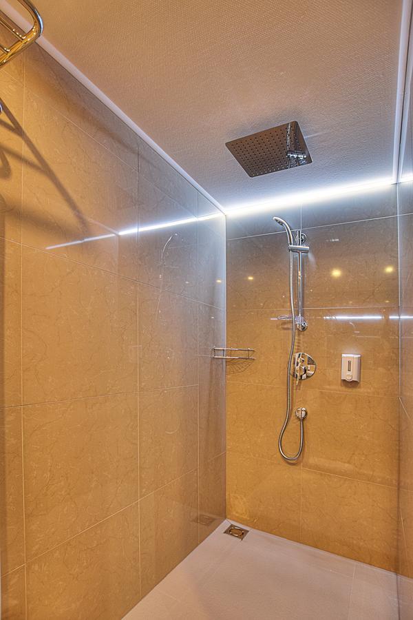 Quarto Twin Standard