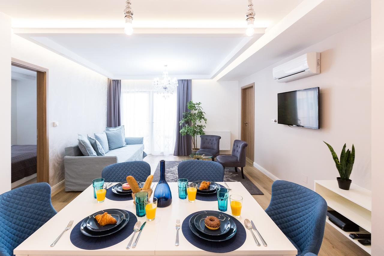 Apartamento com 2 Quartos e Varanda