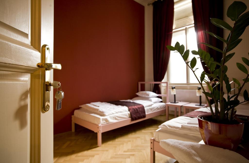 Quarto Duplo com Casa de Banho Privada Externa