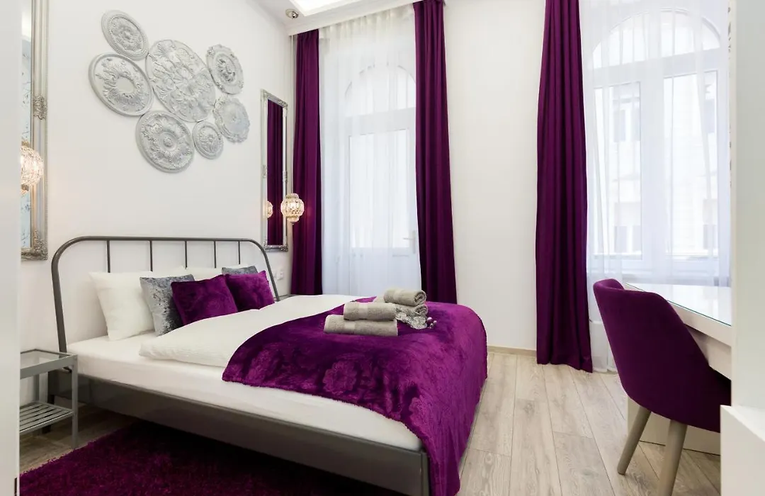 Silver Rooms By Staymood Holidays-1
