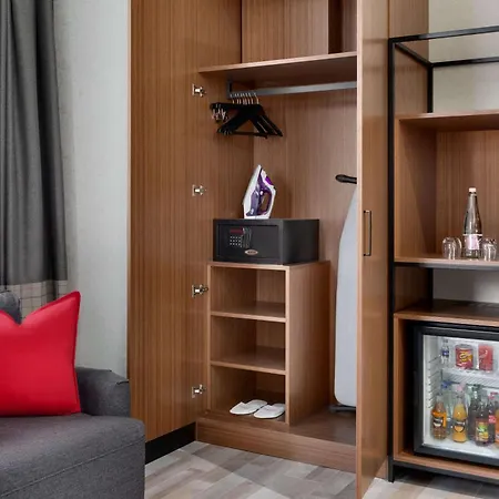 Ramada By Wyndham Budapest City Center-3