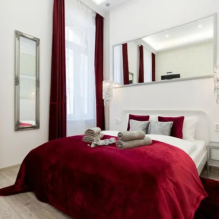 Silver Rooms By Staymood Holidays-3
