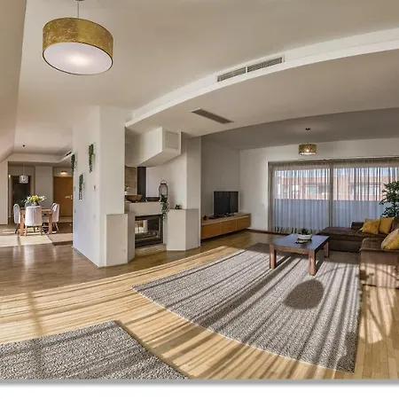 Avantgarde Apartments-3